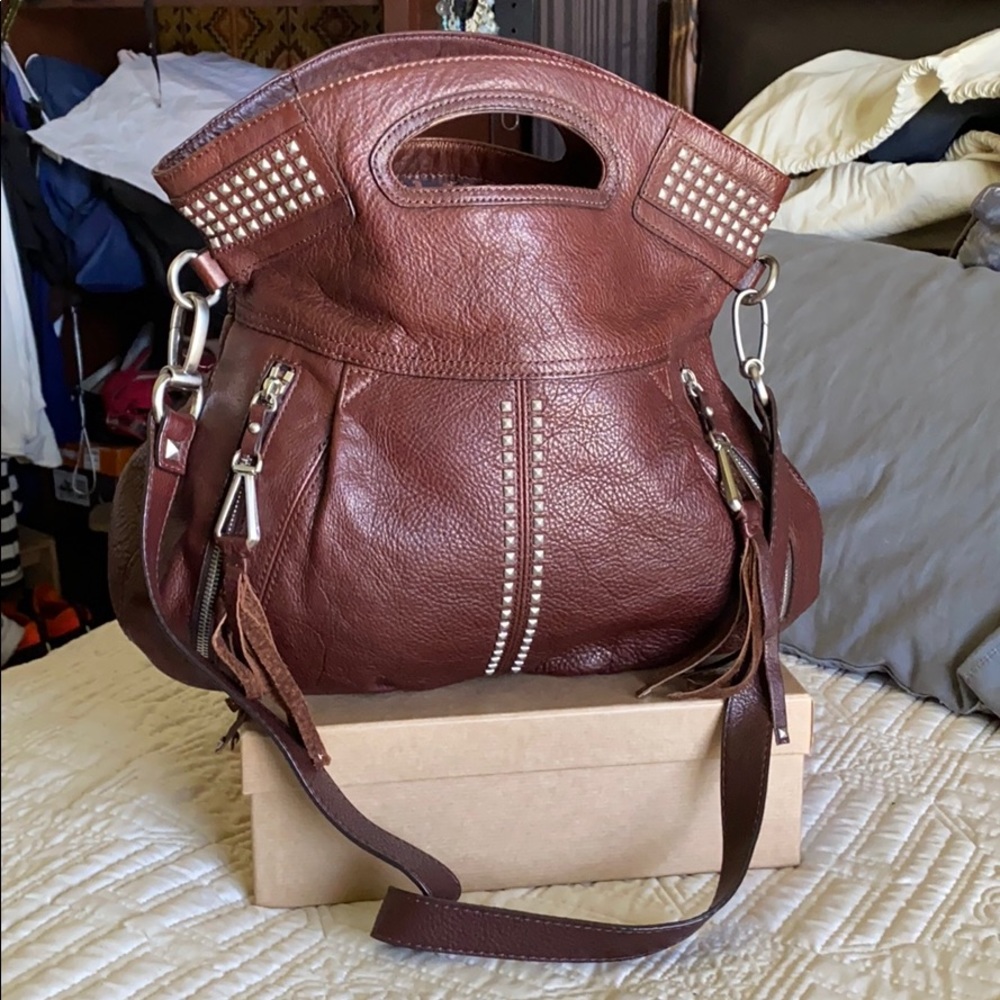 B. Makowsky brown leather bag